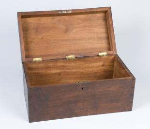 Shortt free-pendulum clock, box of accessories