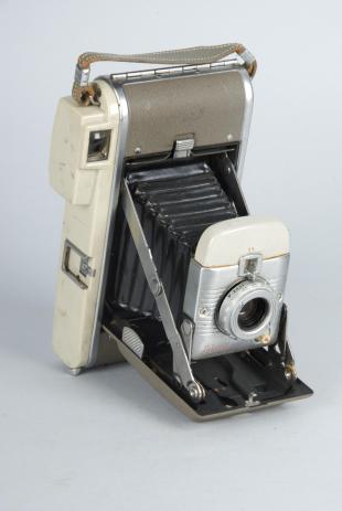 Polariod instant camera, Model 80A