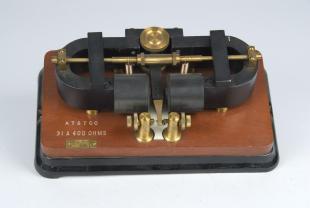 high-speed polarized telegraph relay