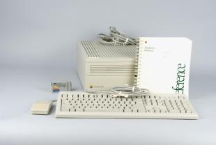 Apple Macintosh IIci personal computer