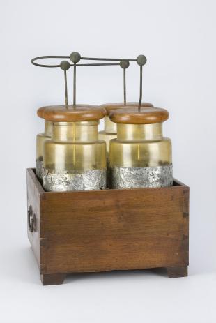 battery of four Leyden jars