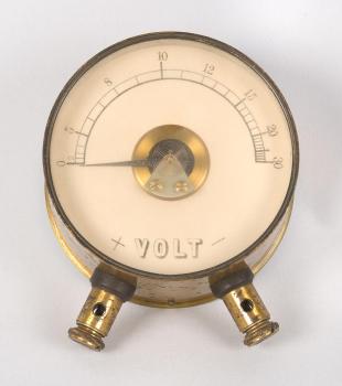 alternating current voltmeter