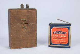 Eveready no. 703, 3 cell carbon-zinc battery