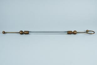 electrical discharge rod with hook