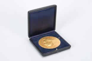 Einstein Award medal of Julian Schwinger