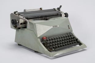 Olivetti Diaspron 82 Amharic-language manual typewriter
