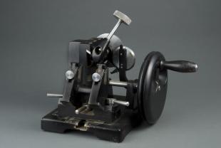 B&L simplified Minot-type automatic rotary microtome